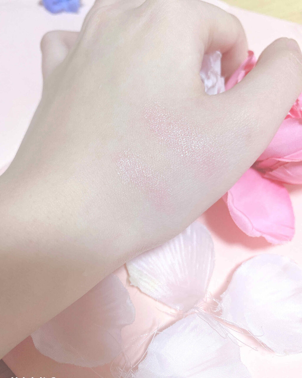 リップブロッサム シャイニーサテン 09 twinkle poinsettia ★限定色/JILL STUART/口紅を使ったクチコミ（2枚目）