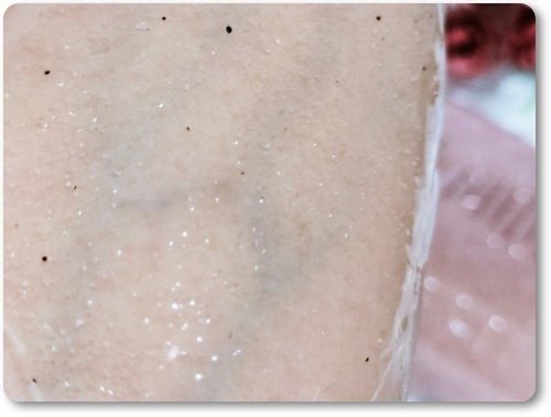 スクラブボディウォッシュ フラワーマーケット ホワイトチューリップ/LUV SCENT/ボディスクラブを使ったクチコミ(3枚目)