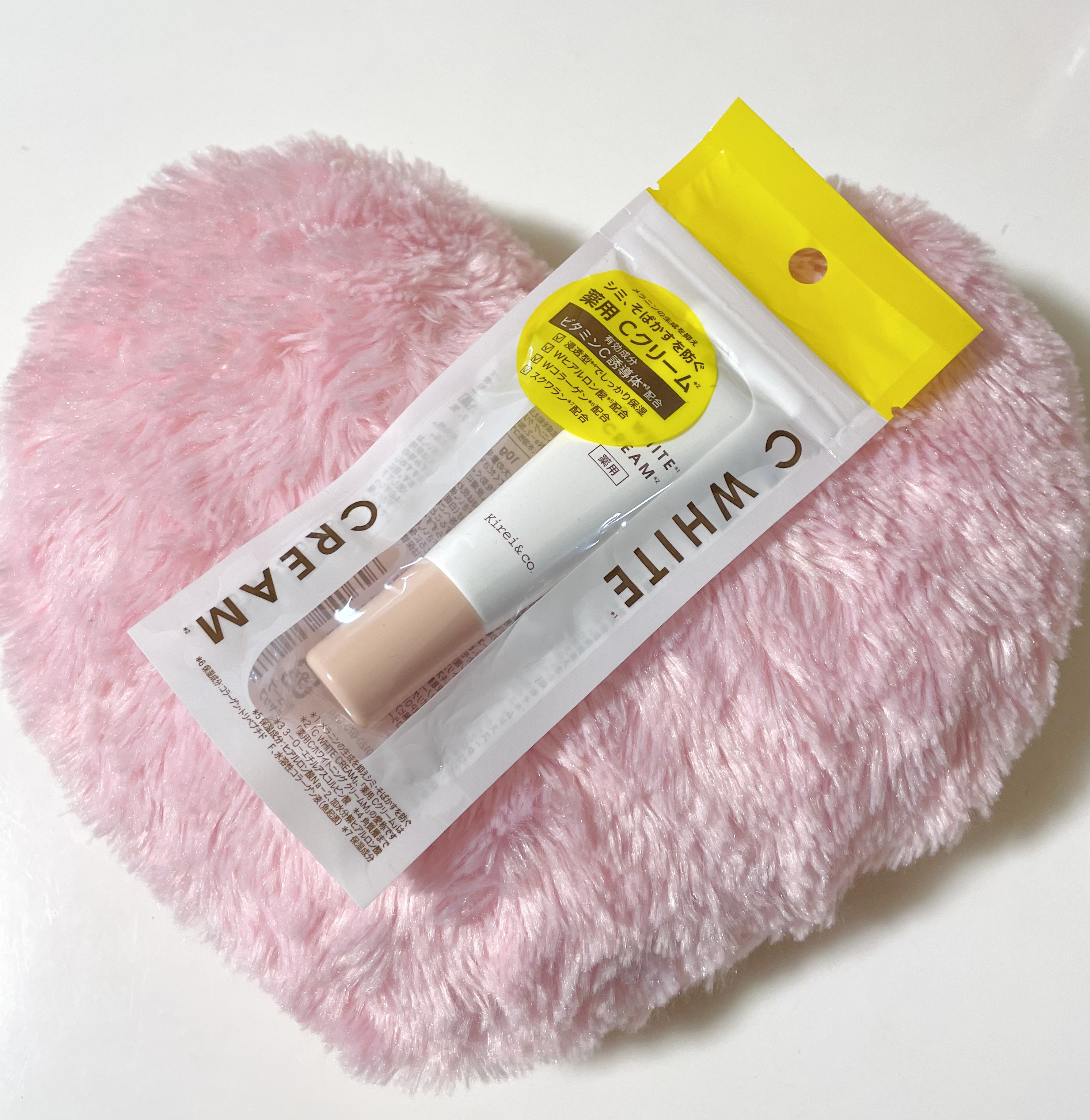 Kirei&co. 薬用VCホワイトクリームのクチコミ「Kirei&co.
薬用VCホワイトクリーム


キレイアンドコーの薬用Ｃクリーム🤲💓

ビタ.....」（1枚目）