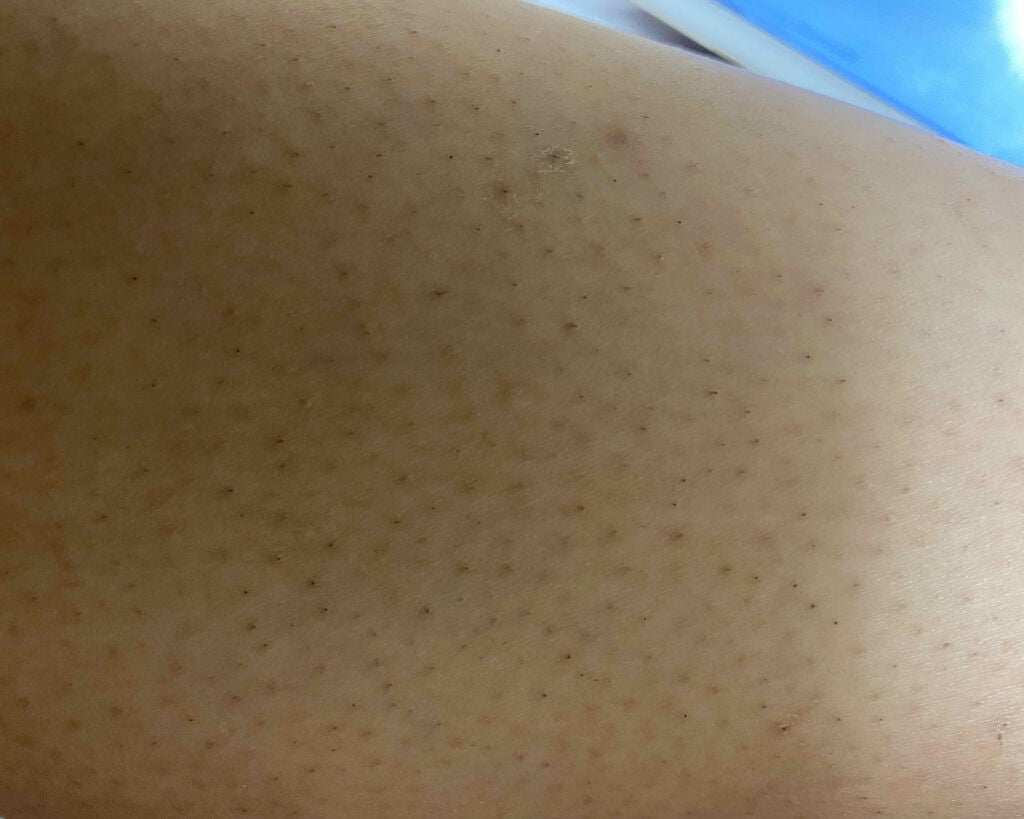 ꪔ̤̮ˊˎ˗ on LIPS 「閲覧注意⚠助けて下さい…。私は高校1年生で毎日制服でスカートを..」(3枚目)