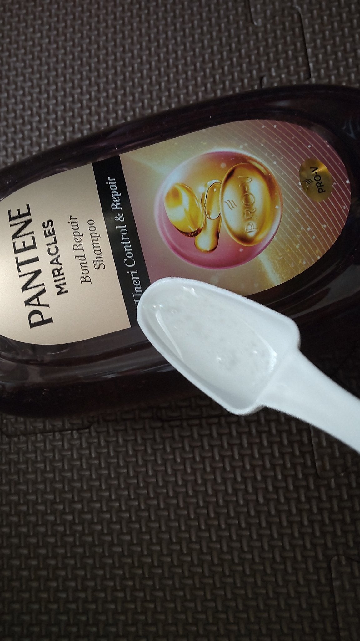 イーノック☆ on LIPS 「パンテーンミラクルズうねりコントロールボトルが、パープル系です..」(4枚目)