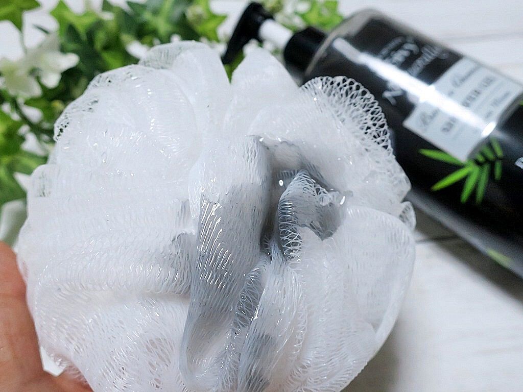 レイヴィー ファンタジーボディーシャンプー バンブーチャコール/Leivy/ボディソープを使ったクチコミ(4枚目)