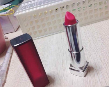 カラーセンセーショナル リップスティック C PK641 レトロ フューシャ/MAYBELLINE NEW YORK/口紅を使ったクチコミ（1枚目）