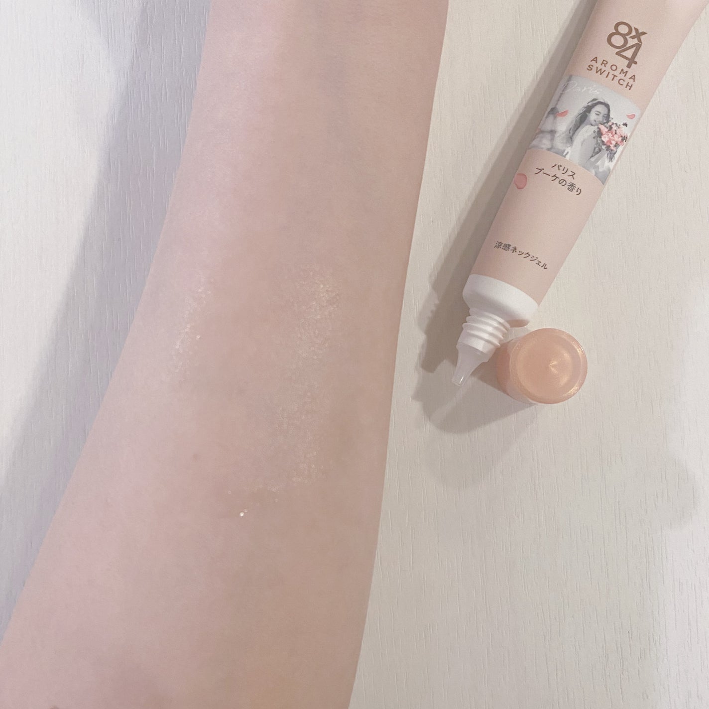 8x4 アロマスイッチ 涼感ネックジェル パリスブーケの香り/8x4/デオドラント・制汗剤を使ったクチコミ(4枚目)
