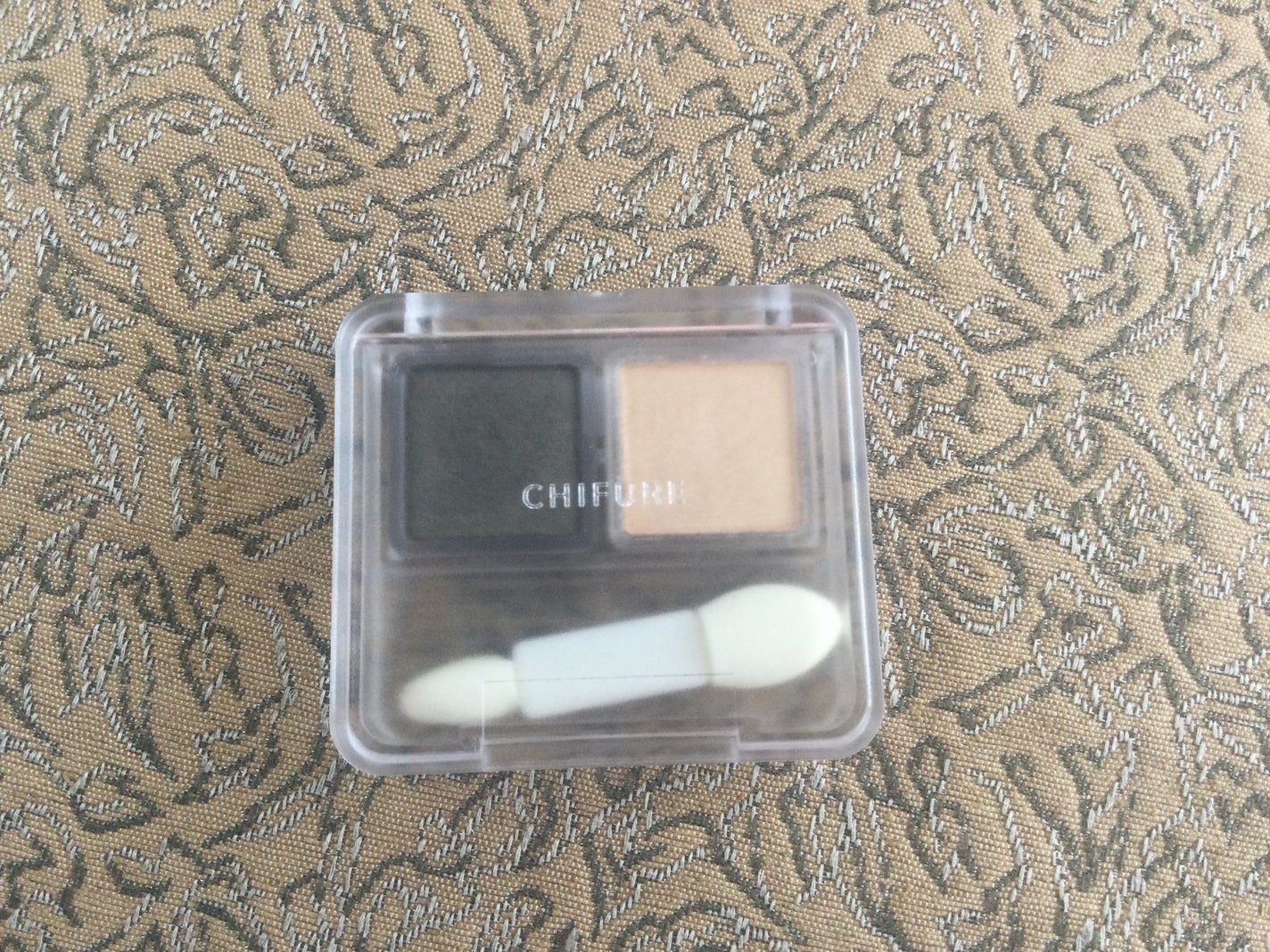 ツイン カラー アイシャドウ/ちふれ/アイシャドウパレットを使ったクチコミ(1枚目)