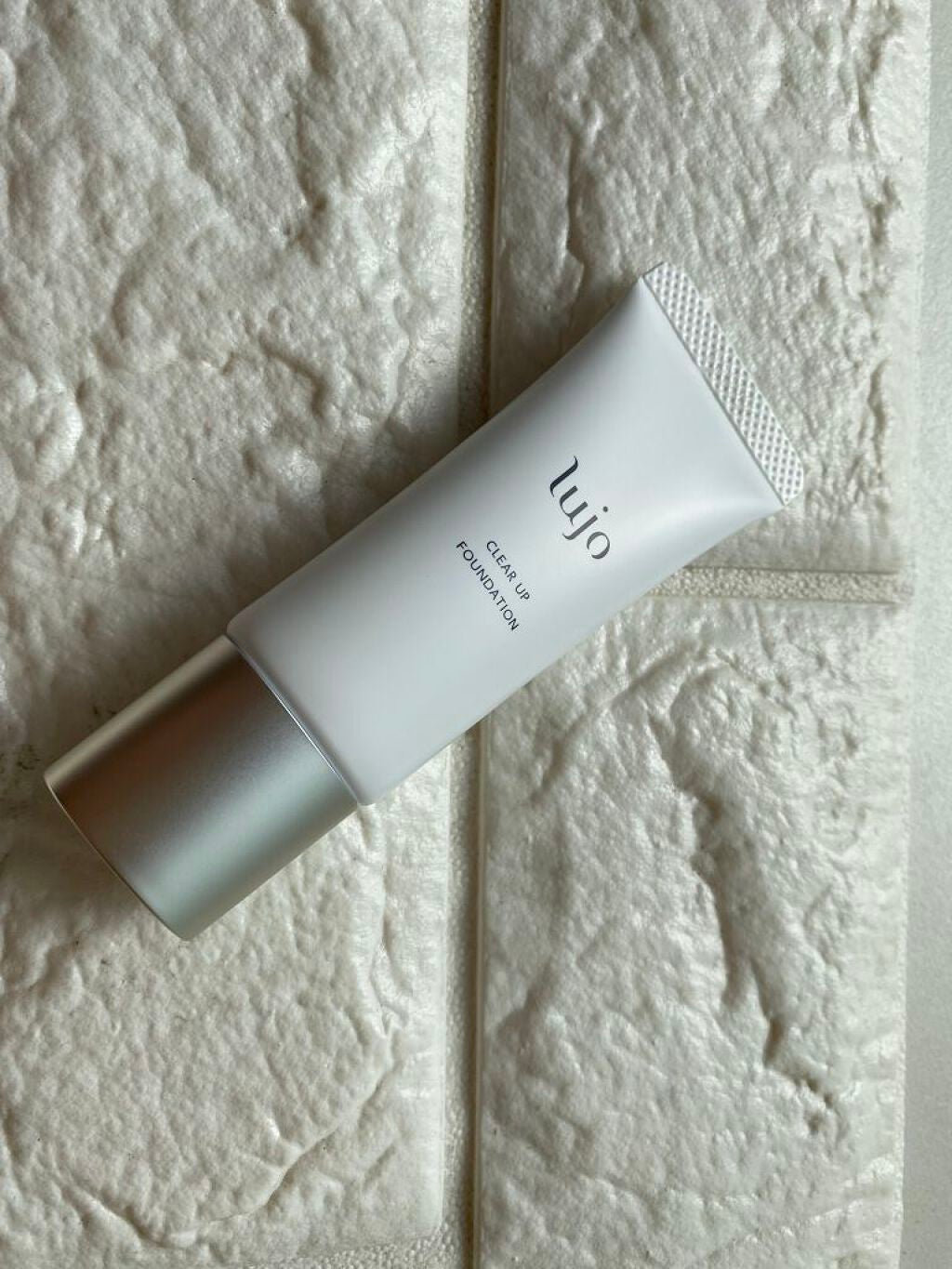 ぺこりーぬ on LIPS 「マスクにつきにくくて、ヒト幹細胞培養液で1日中潤う肌をキープで..」(1枚目)