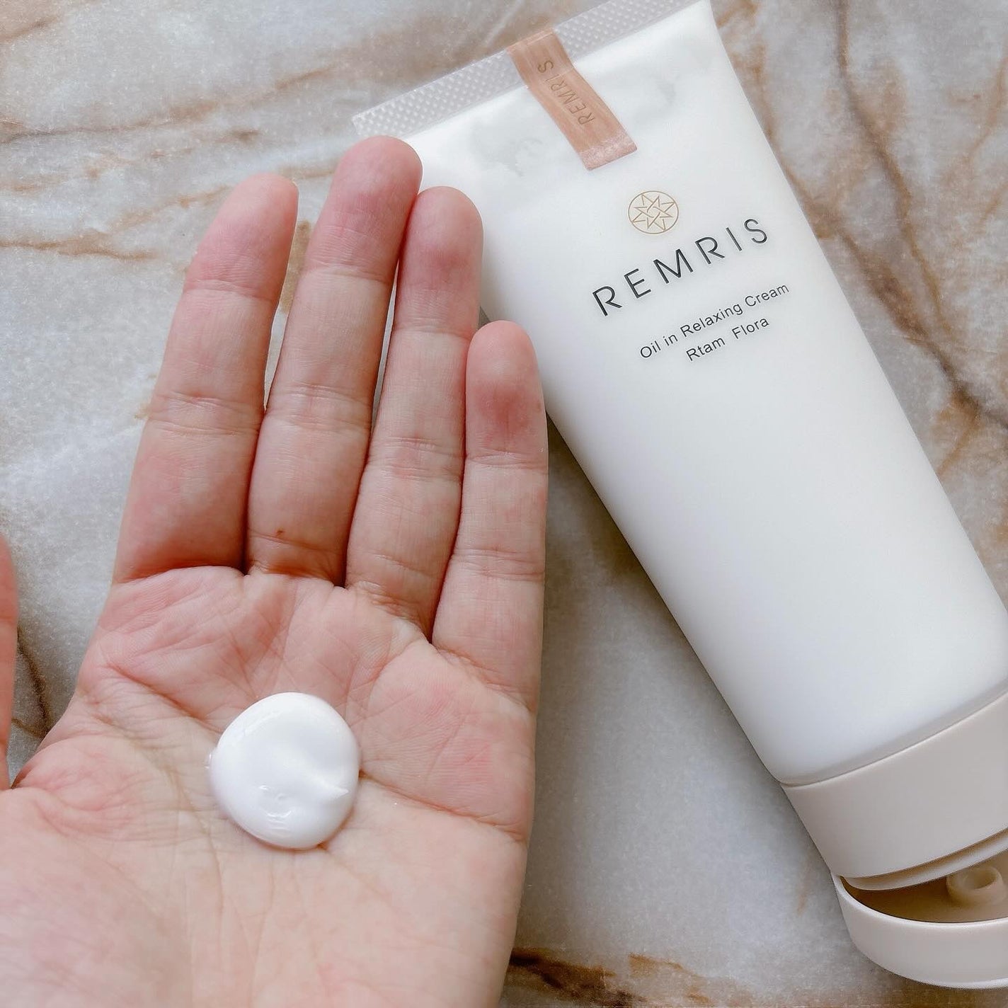 オイルinリラクシングクリーム/REMRIS/ボディクリームを使ったクチコミ(2枚目)