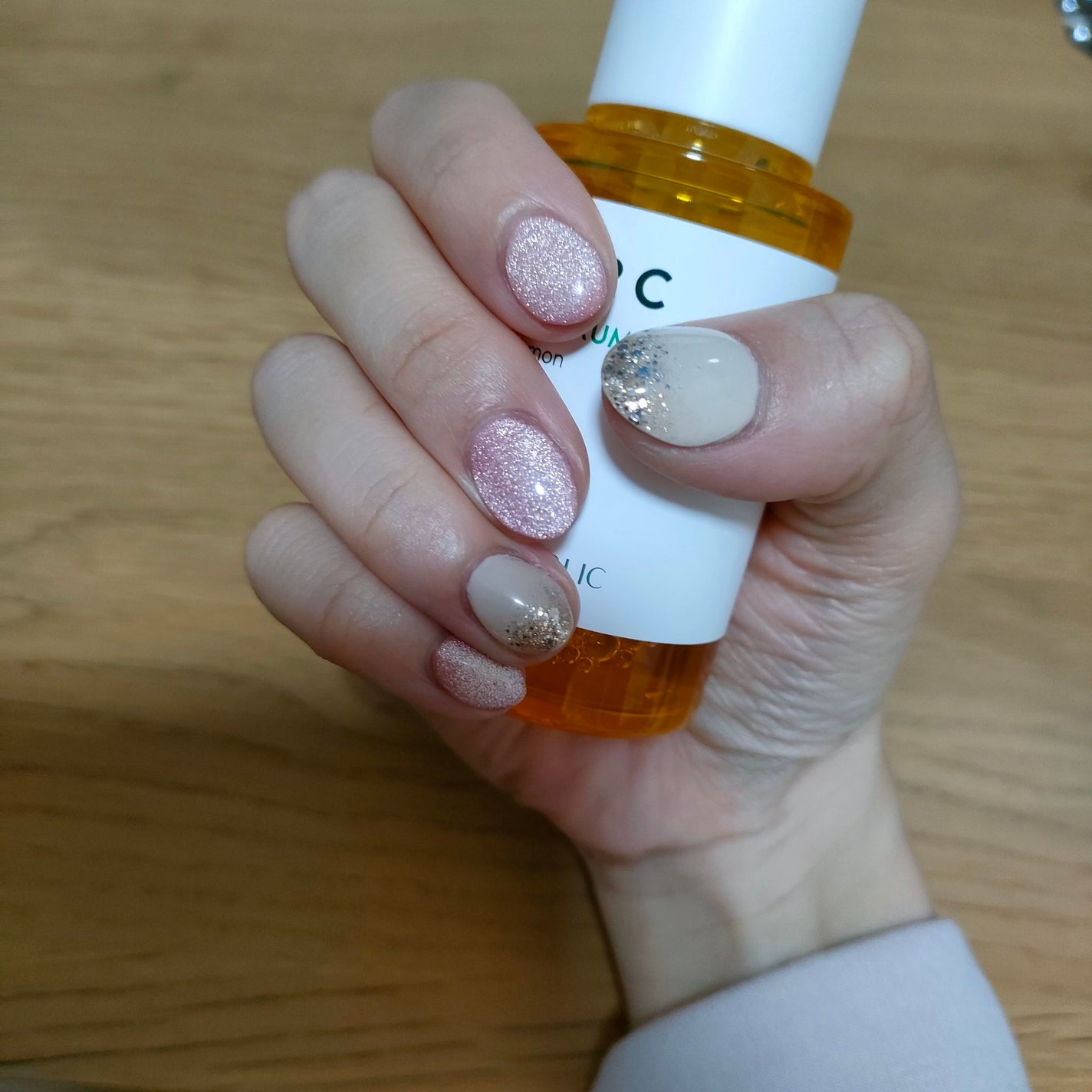 さっちゃん on LIPS 「初マグネットネイル💅流行っているのは知りつつ、挑戦してなかった..」(2枚目)