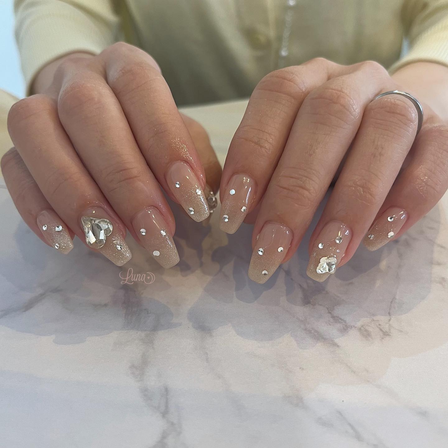 #ジェルネイル,#ワンカラーネイル,#ニュアンスネイル,#うるうるネイル,#ちゅるんネイル,#シンプルネイル,#パーツネイル,#透け感ネイル,#クリアネイル,#ぷっくりネイル,#ちぐはぐネイル,#韓国ネイル,#きらきらネイル,#うるつやネイル,#フレンチガーリーネイル,#蝶々ネイル,#シルバーネイル,#ラメグラネイルのネイルデザイン