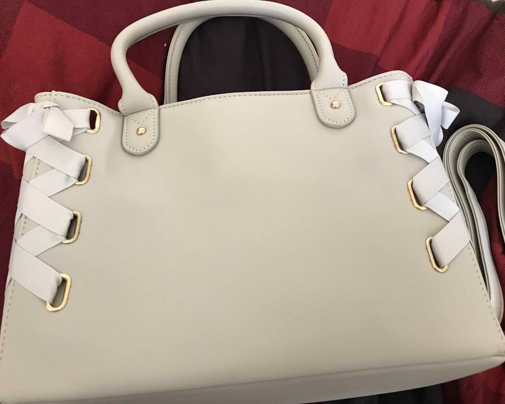 眞弥 on LIPS 「こんにちは。新しいバッグが届いたために、バッグを整理。でも、メ..」(2枚目)