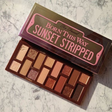 ボーンディスウェイ サンセット ストリップ アイシャドウ パレット/Too Faced/パウダーアイシャドウを使ったクチコミ（3枚目）