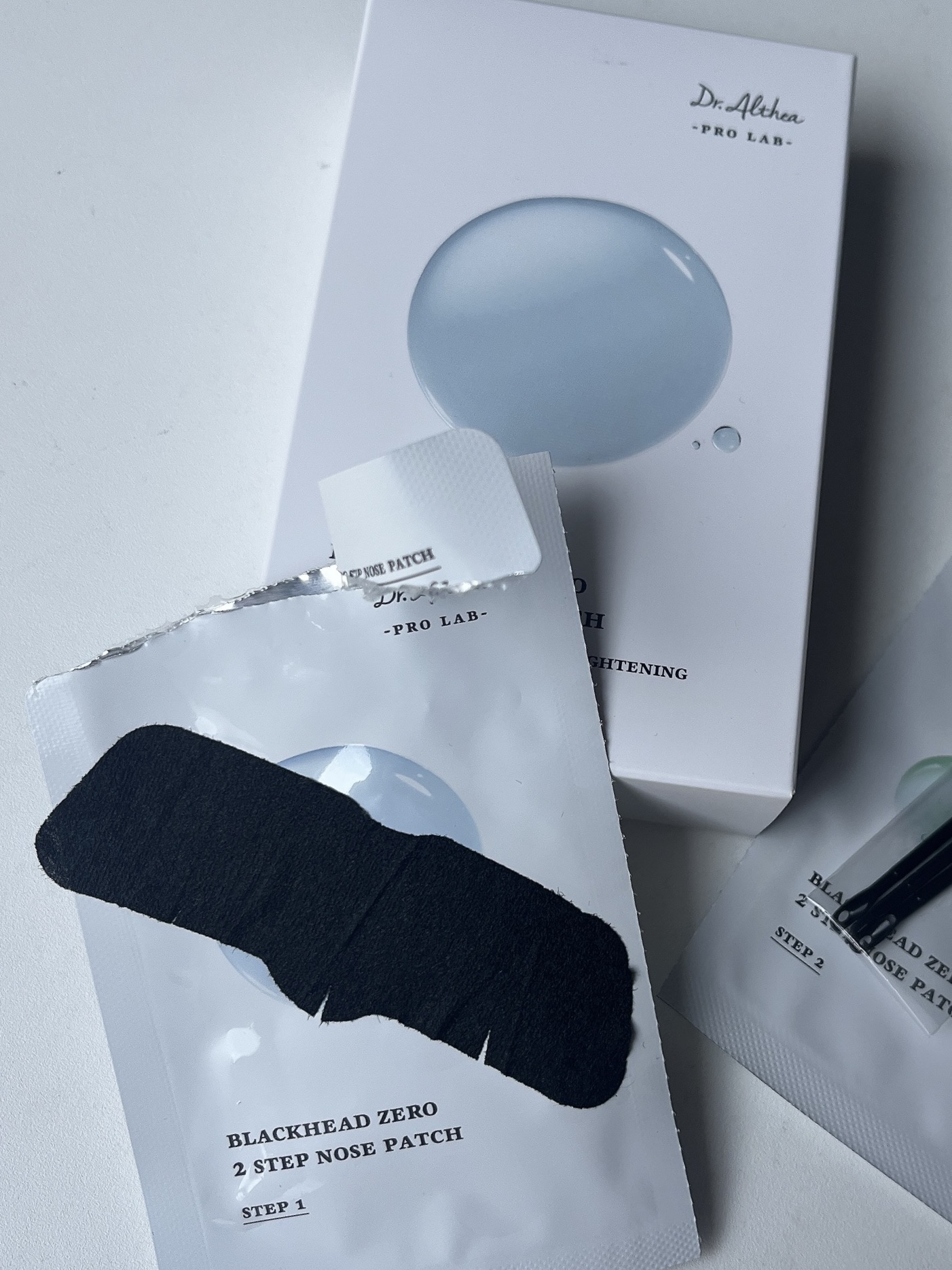 Dr.Althea ブラック ヘッド ゼロ ２ステップ ノーズ パッチのクチコミ「頑固だった小鼻の黒ずみに光が差した…👃🏻🖤

Dr.Althea 
#ブラックヘッドゼロ2ST.....」（2枚目）