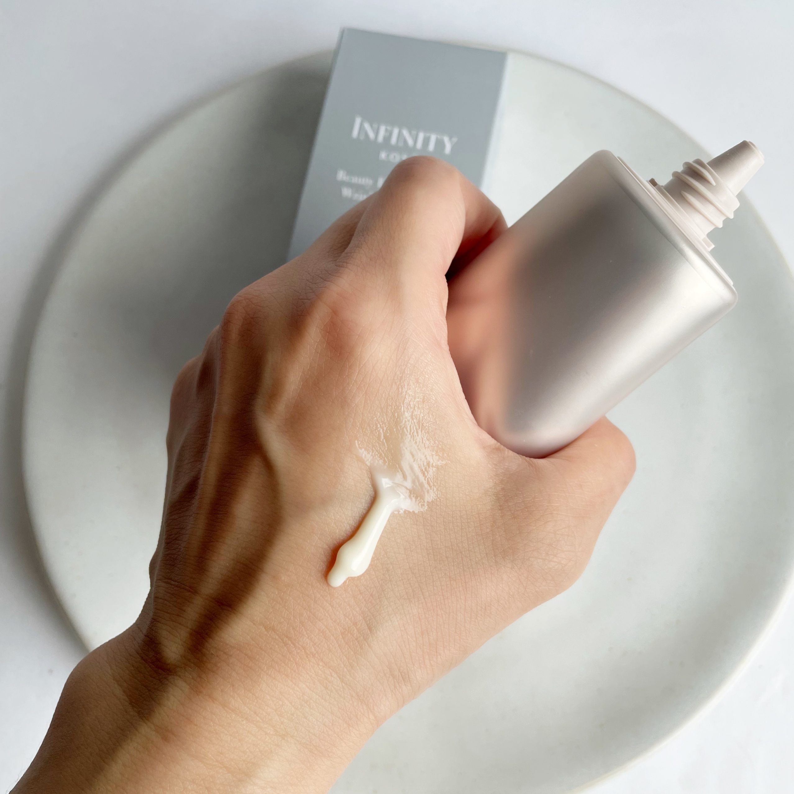 インフィニティ　ビューティーハンドセラム リンクル＆ブライト [医薬部外品]/インフィニティ/ハンドクリームを使ったクチコミ（2枚目）