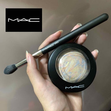 M・A・C #109 スモール コントアー ブラシのクチコミ「♥️#MAC
🤍#ブラシ


Macのハイライトとブラシを頂いたのでレビューします💕


毛が.....」（1枚目）
