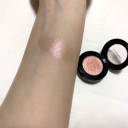 ダズルシャドウ/M・A・C/単色アイシャドウを使ったクチコミ(1枚目)