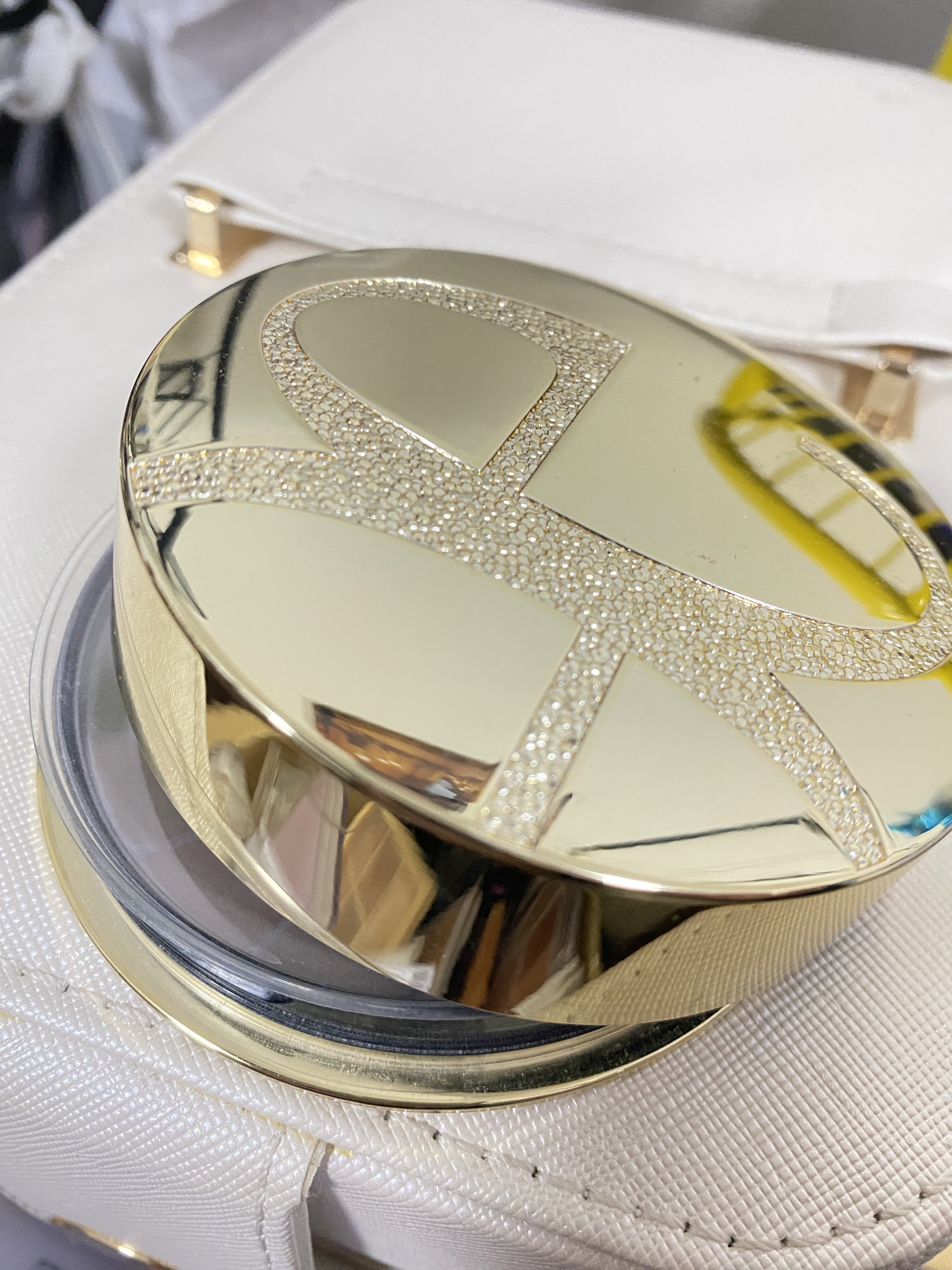 エレガンス ラ プードル オートニュアンス リクスィーズ/Elégance/プレストパウダーを使ったクチコミ（1枚目）