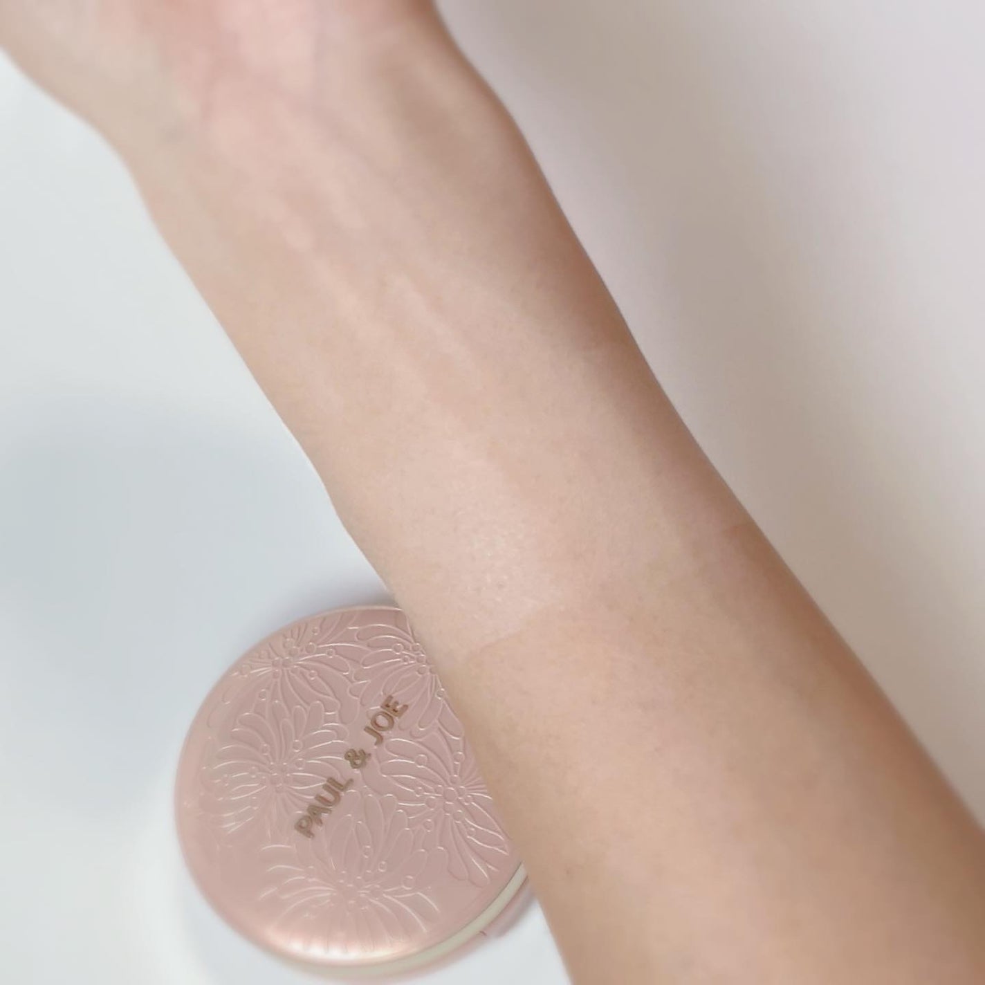 シースルー ヴェール コンパクト/PAUL & JOE BEAUTE/ファンデーションを使ったクチコミ(6枚目)