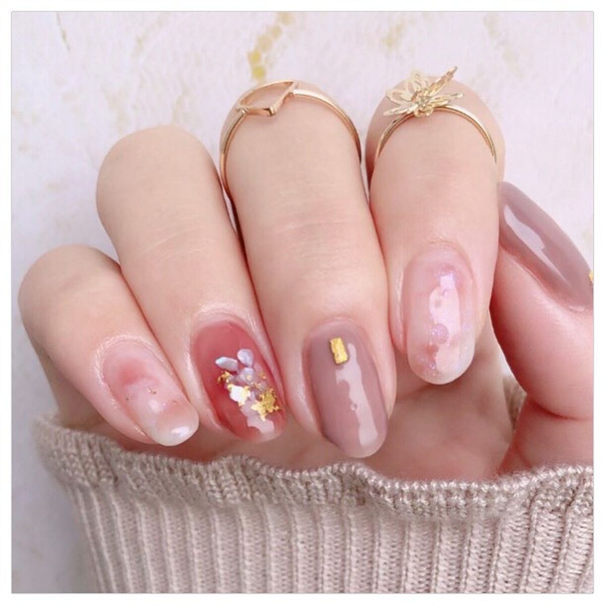 #auオフィスネイル,#セルフネイル,#ロカリネイル,#シンプルネイル,#おしゃれネイル,#ジェルネイル,#セルフジェルネイル,#オフィスネイル,#仕事ネイル,#お仕事ネイル,#シンプルネイル,#シェルネイル,#モヤモヤネイルのネイルデザイン