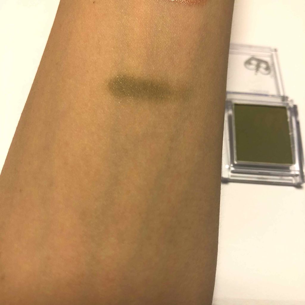 プリズム パウダーアイカラー/リンメル ロンドン/単色アイシャドウを使ったクチコミ（2枚目）