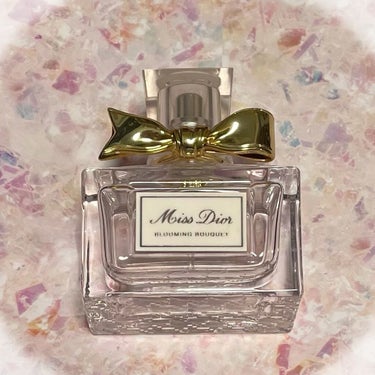 Miss Dior BLOOMING BOUQUET
ミス ディオール ブルーミング ブーケ
<オードゥ トワレ>



20歳の誕生日に母からプレゼントしてもらってからずっとお気に入りです💕




