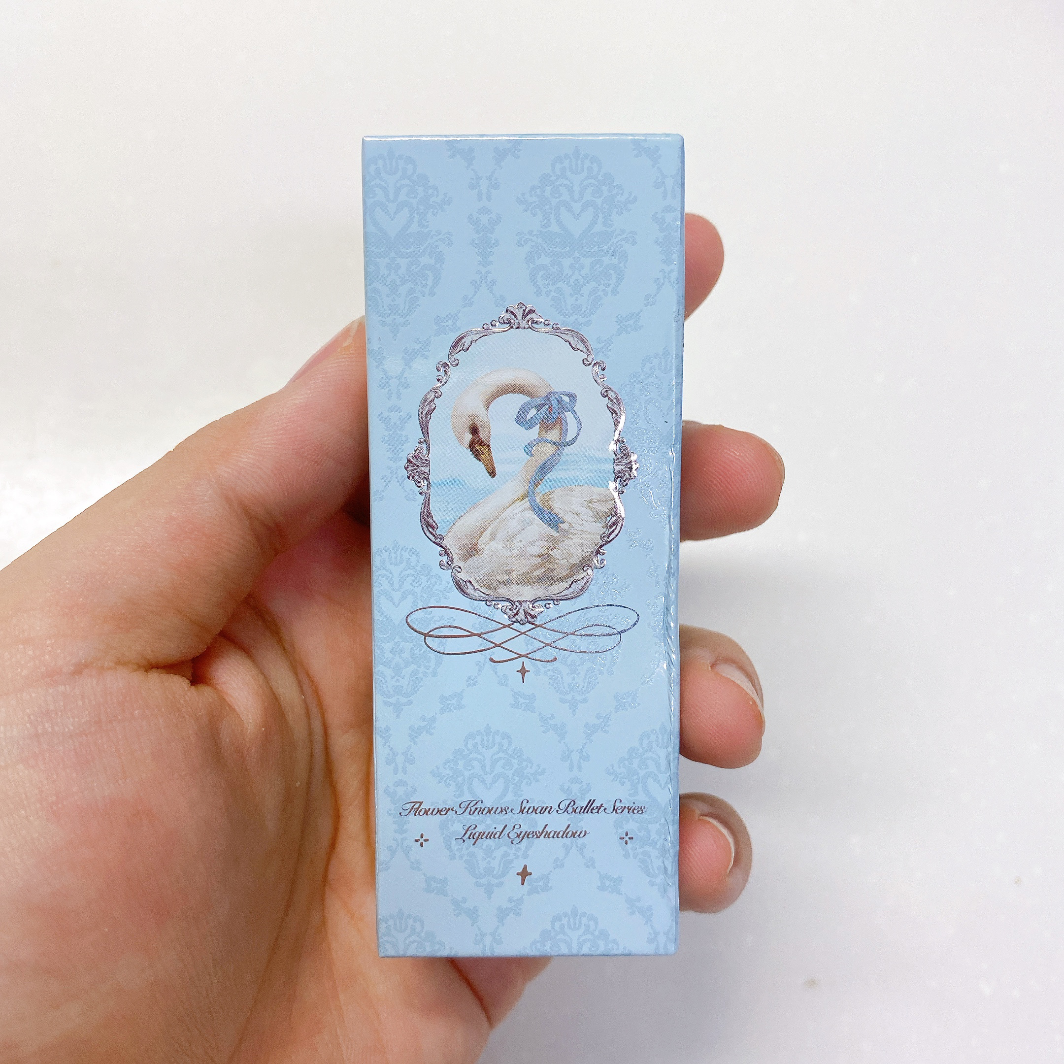 フラワーノーズ スワンバレエシリーズ リキッドアイシャドウ 03 ロックバレエ/FlowerKnows/リキッドアイシャドウを使ったクチコミ（2枚目）