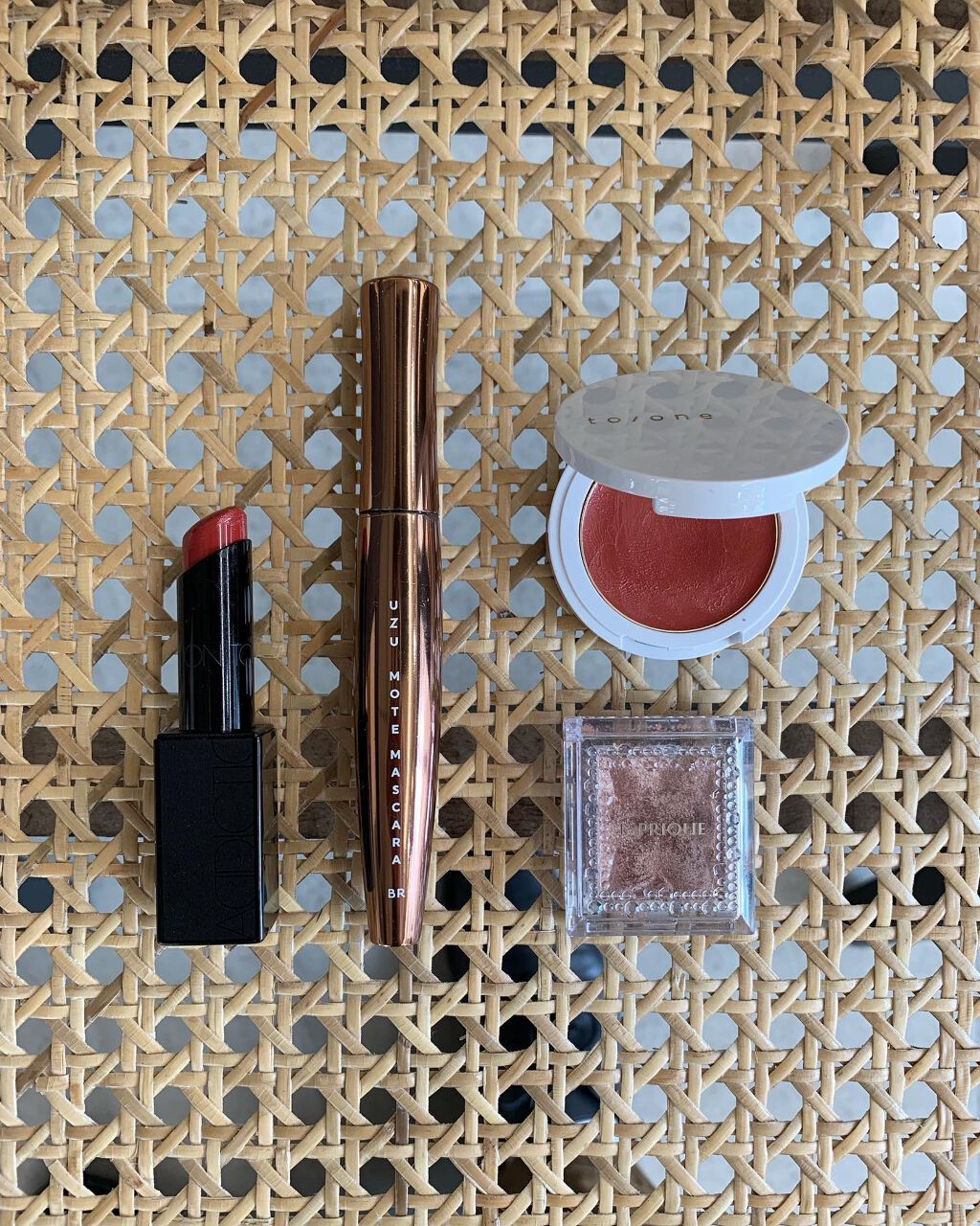 トーン ペタル リップ アンド チーク 04 レディッシュブラウン/to/one/口紅を使ったクチコミ（1枚目）