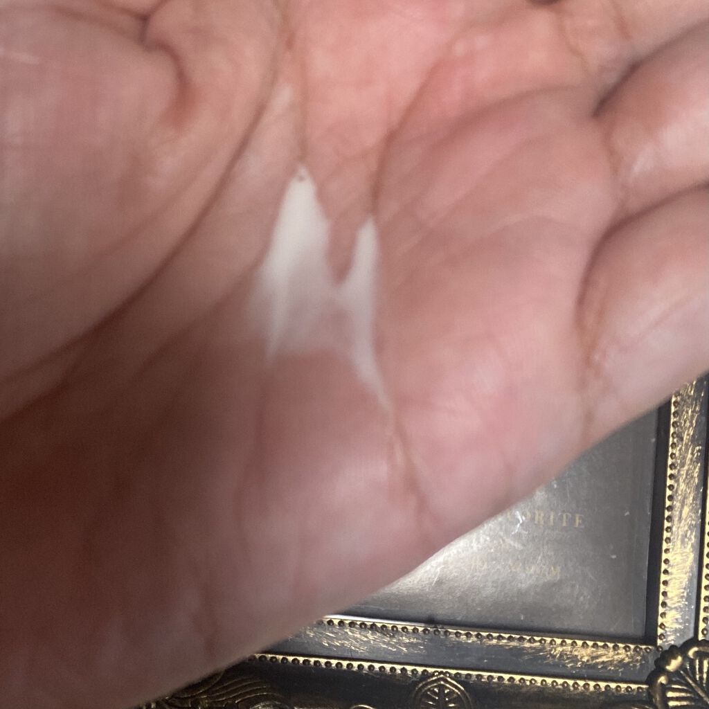 CLARINS ホワイト-プラス ブライト ミルク ローションのクチコミ「CLARINS ホワイト-プラス ブライト ミルク ローション

試供品で頂きました。CLAR.....」（3枚目）