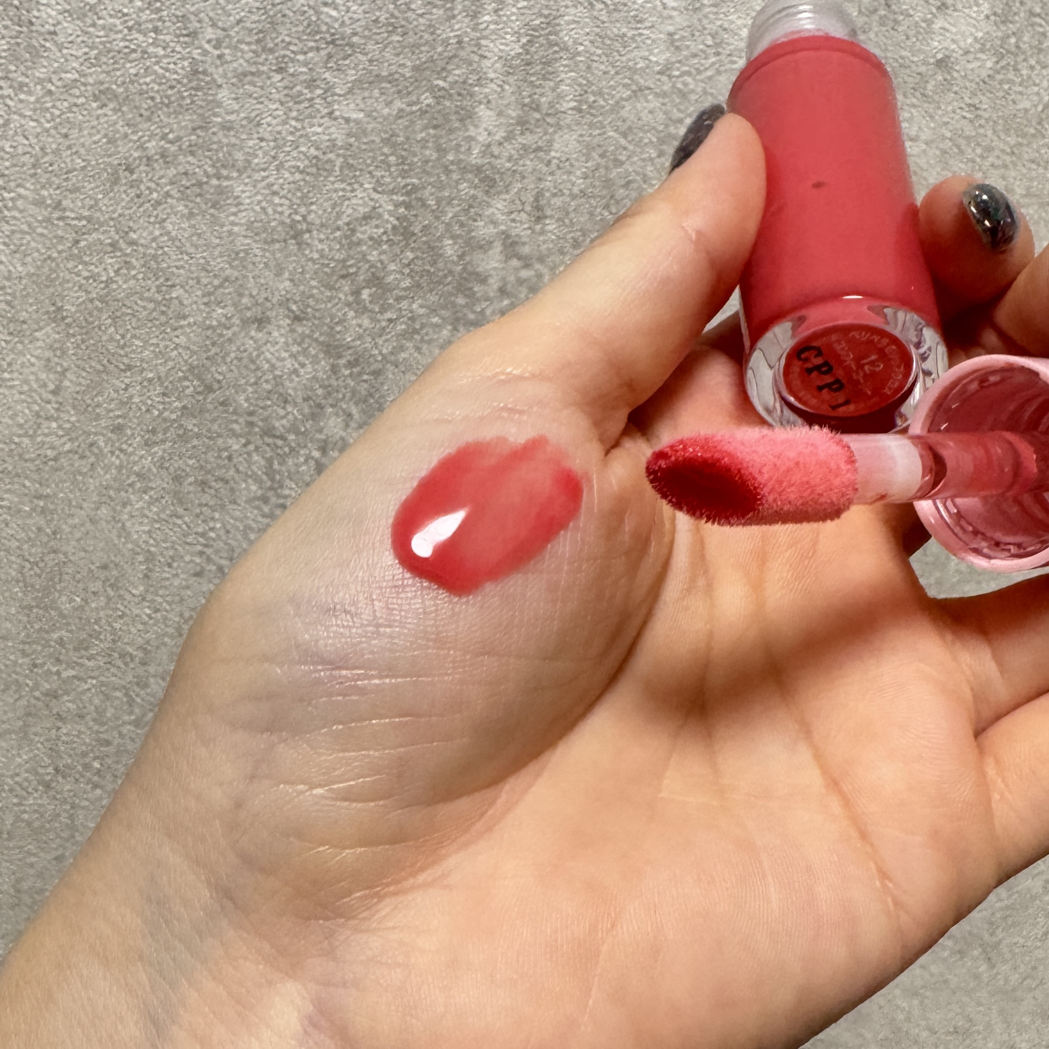 インク グラスティング リップ グロス 12 コンフィー コージー(COMFY COZY)/PERIPERA/リップグロスを使ったクチコミ（3枚目）