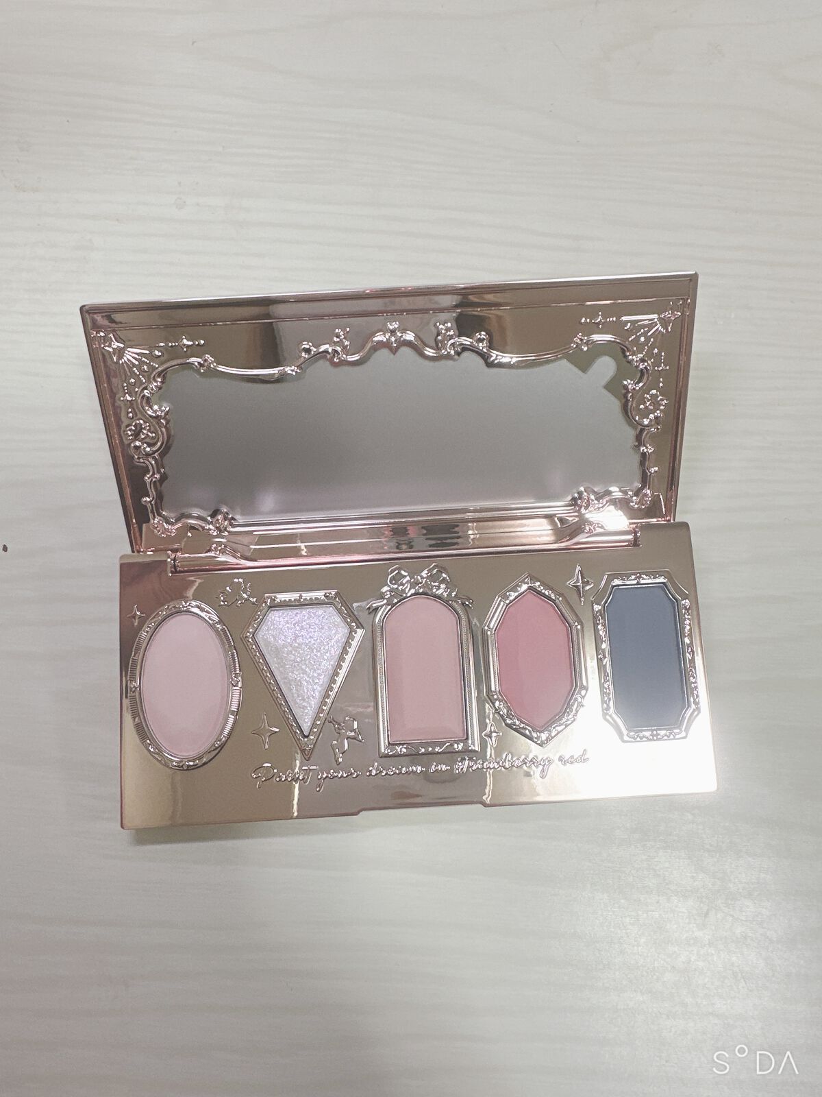 ストロベリーロココ アイシャドウパレット 04 シャンミスティローズ/FlowerKnows/アイシャドウパレットを使ったクチコミ（2枚目）