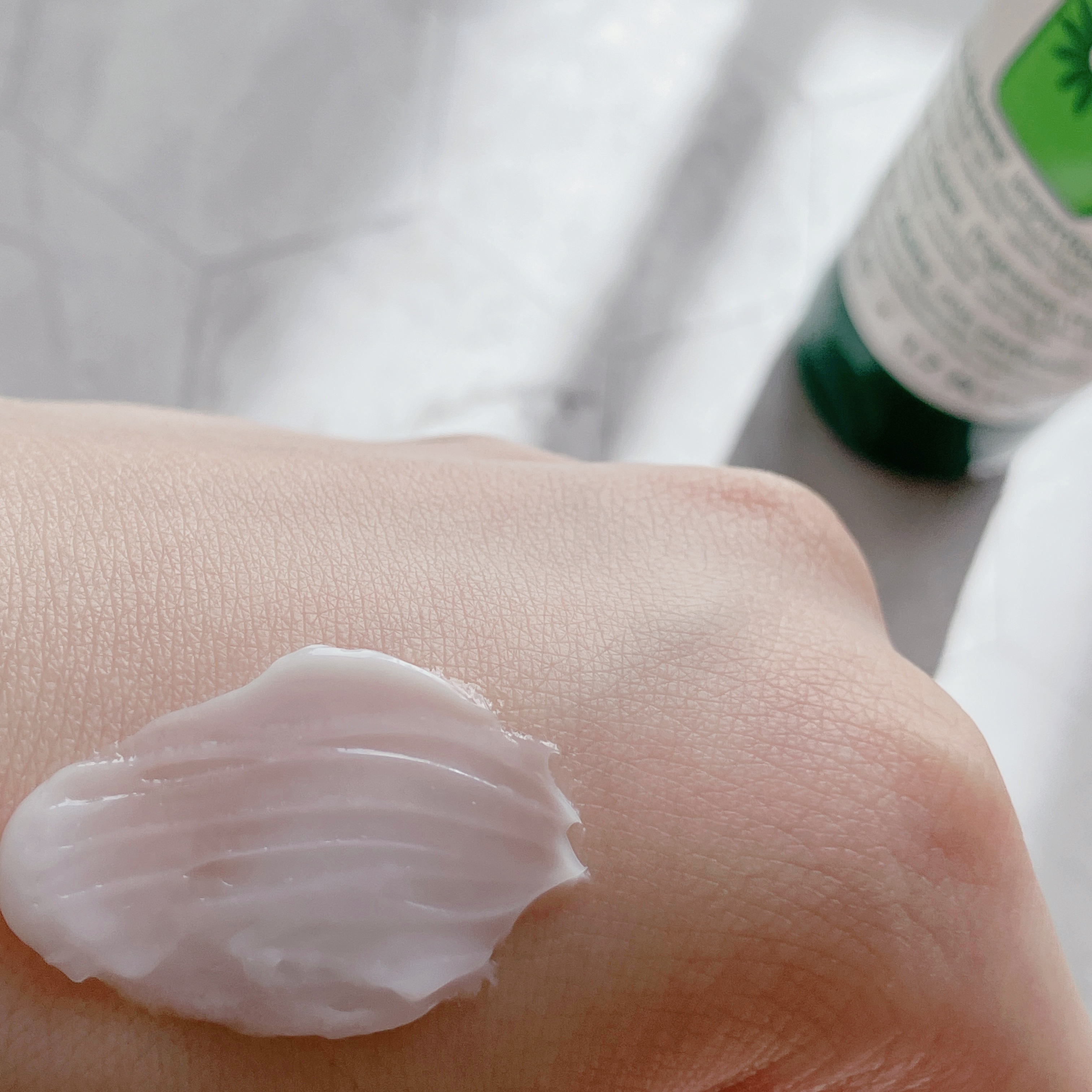 グリソメド ハンドクリーム A (カモミール)/グリソメド/ハンドクリームを使ったクチコミ（2枚目）