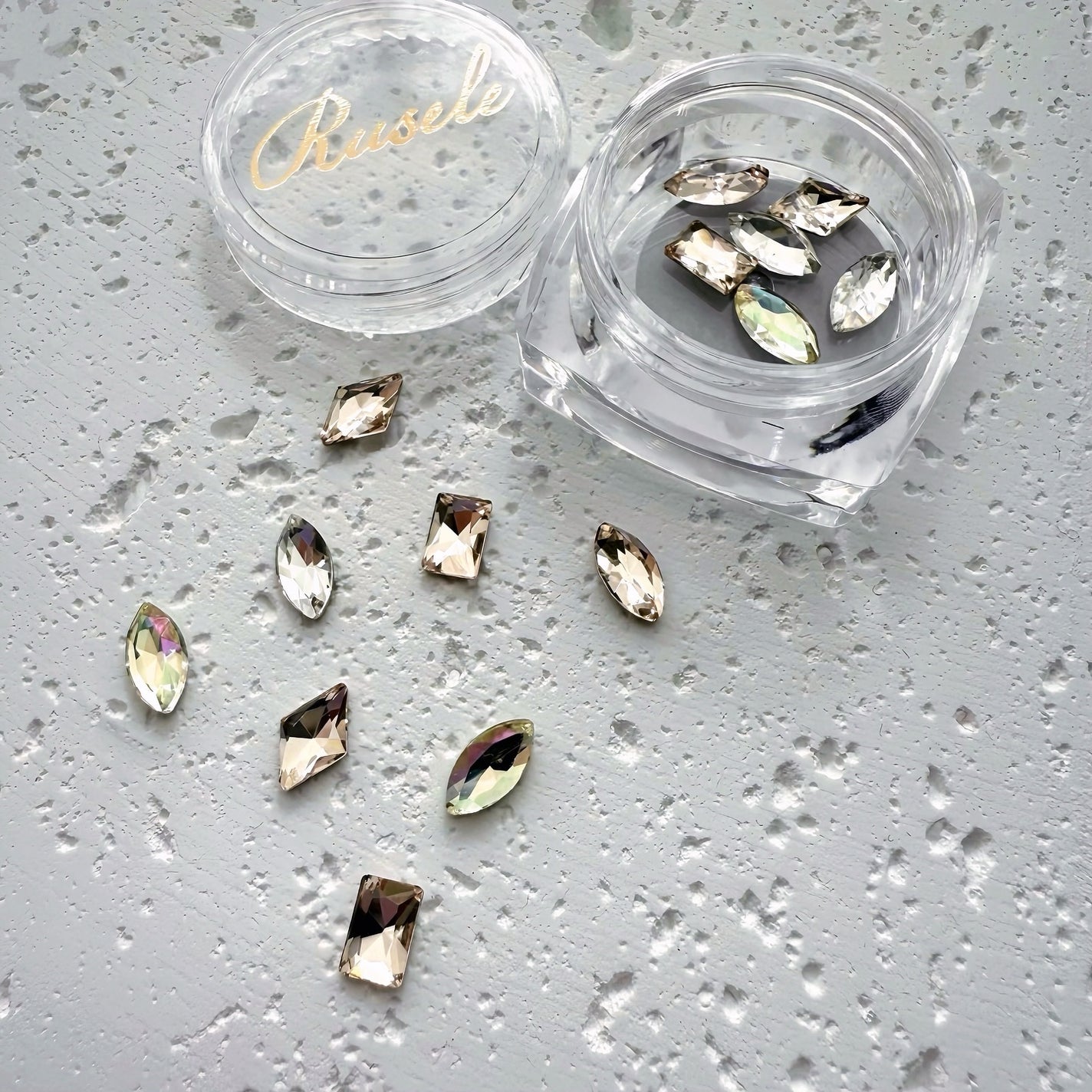 naomi on LIPS 「#ネイルパーツ#冬ネイル#韓国ネイル#ビジューネイル#リン..」(2枚目)