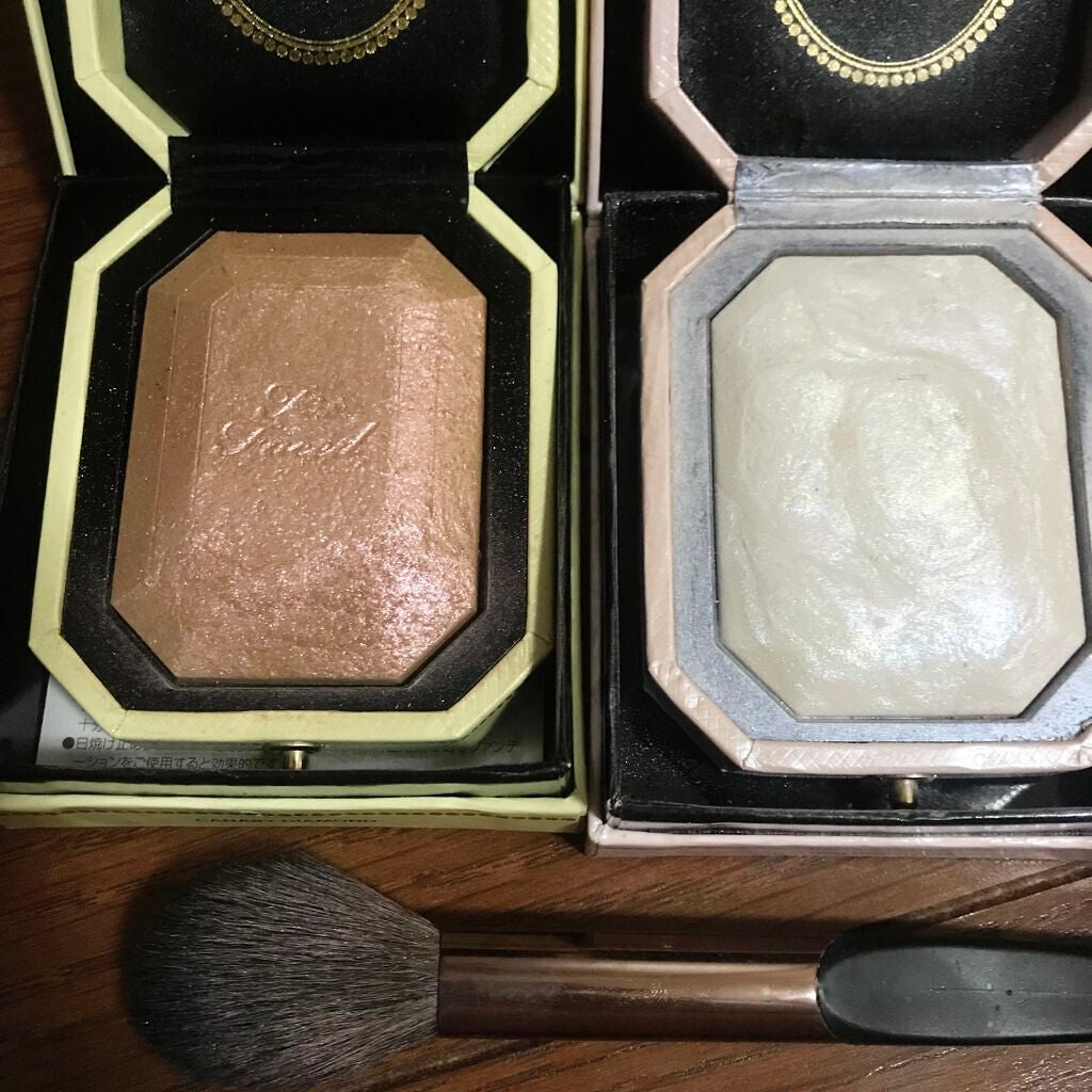ダイヤモンドライト ハイライター ブラシ/Too Faced/メイクブラシを使ったクチコミ(4枚目)