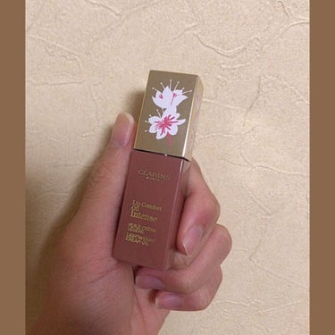 
CLARINS
コンフォート リップオイル インテンス
09ウォームローズ　　限定カラー

今回はCLARINSさんから商品いただきました💕
こちらをレビューしていきます👏

【色味】
自然なベージュ