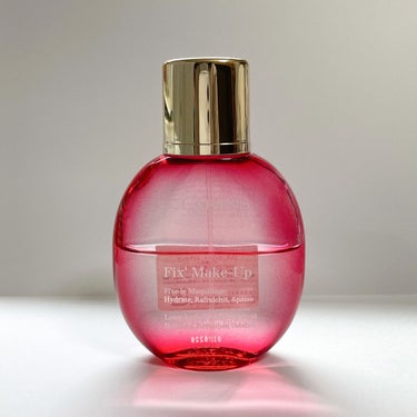 CLARINS フィックスメイクアップ 50ml
♡￥4000(＋税)

定番のフィックスミスト。

やっぱりCLARINSが原点にして頂点と勝手に思ってます💭

メイクがピタッと密着して、化粧持ちが良