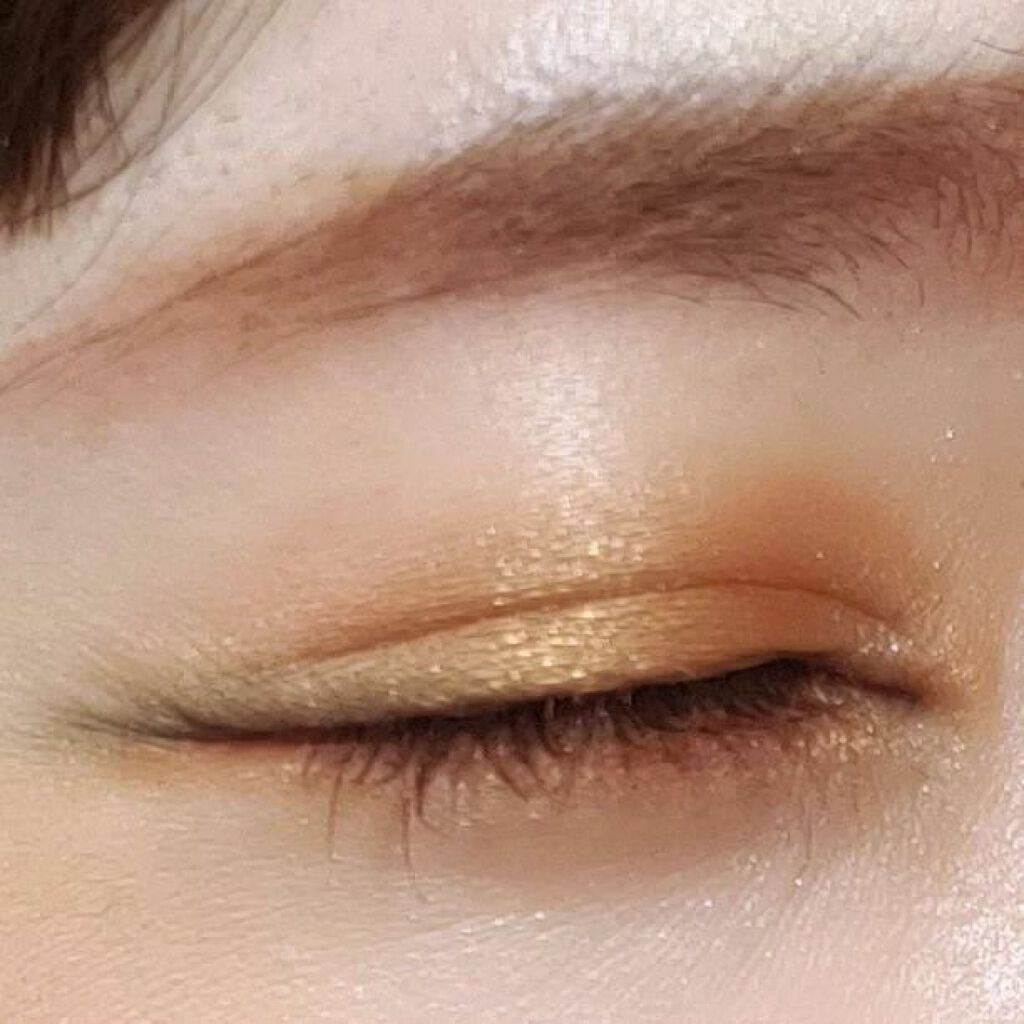 セルヴォーク ヴォランタリー アイズ EX04 ダスティゴールド/Celvoke/単色アイシャドウを使ったクチコミ（2枚目）