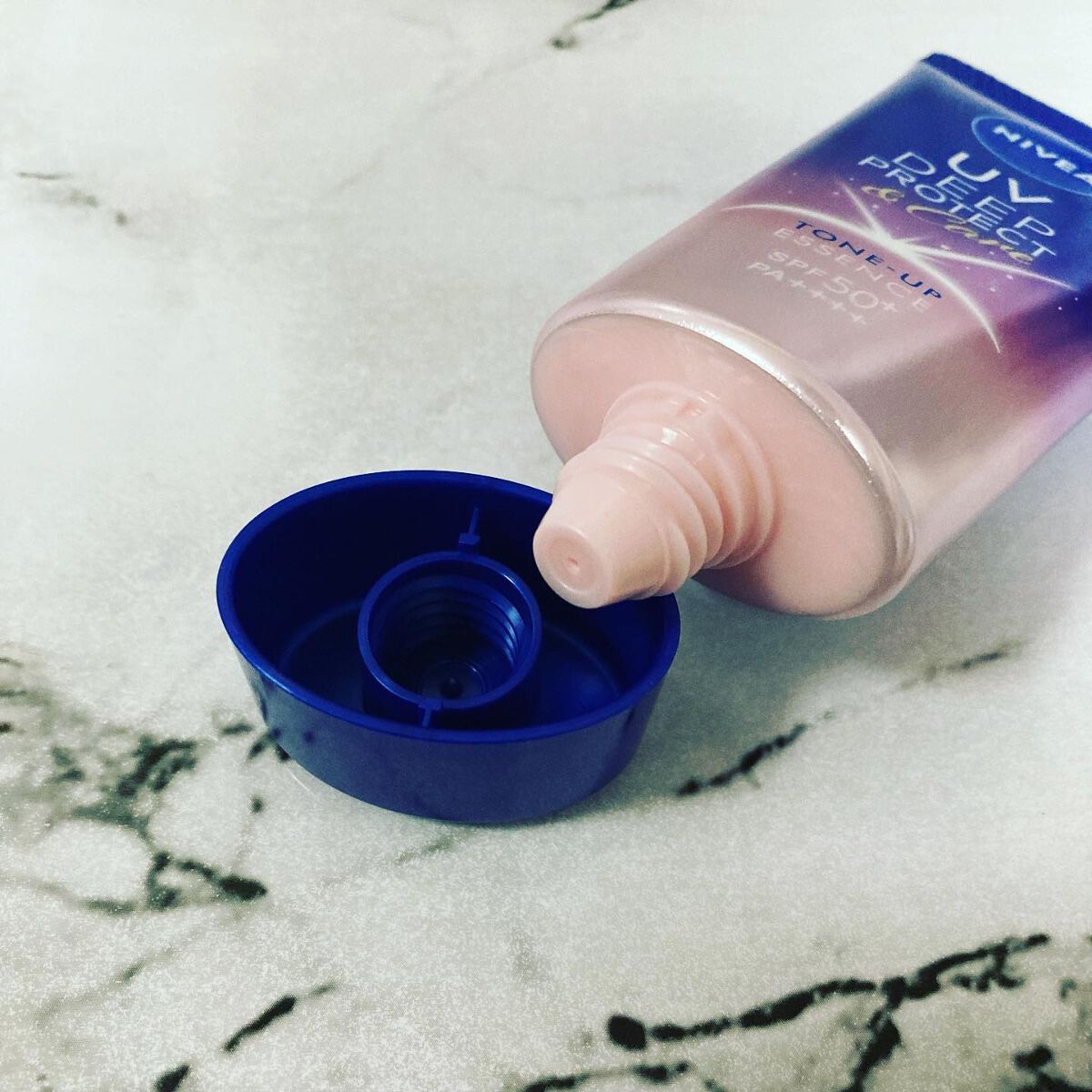 ニベアUV ディープ プロテクト＆ケア トーンアップ エッセンス/ニベア/日焼け止めローションを使ったクチコミ（2枚目）