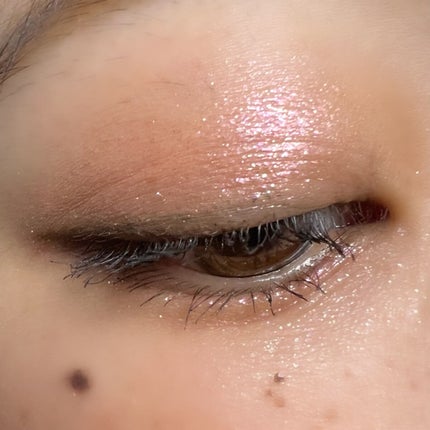 シアー グリッターアイズ 03 ダズリングガール(DAZZLING GIRL)/KiSS/単色アイシャドウを使ったクチコミ(3枚目)