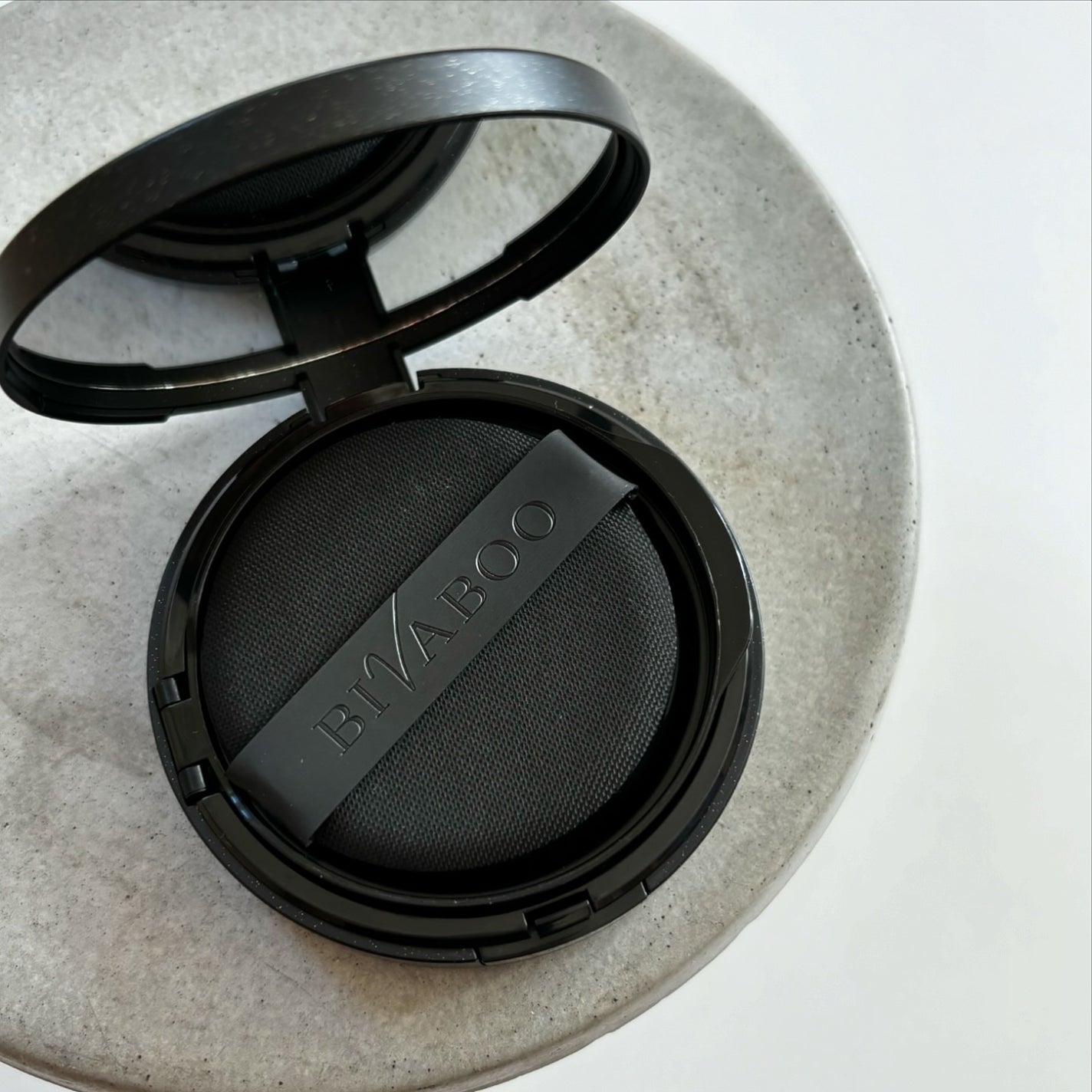 ベルベットジュエルクッション/BIVABOO/クッションファンデーションを使ったクチコミ(3枚目)