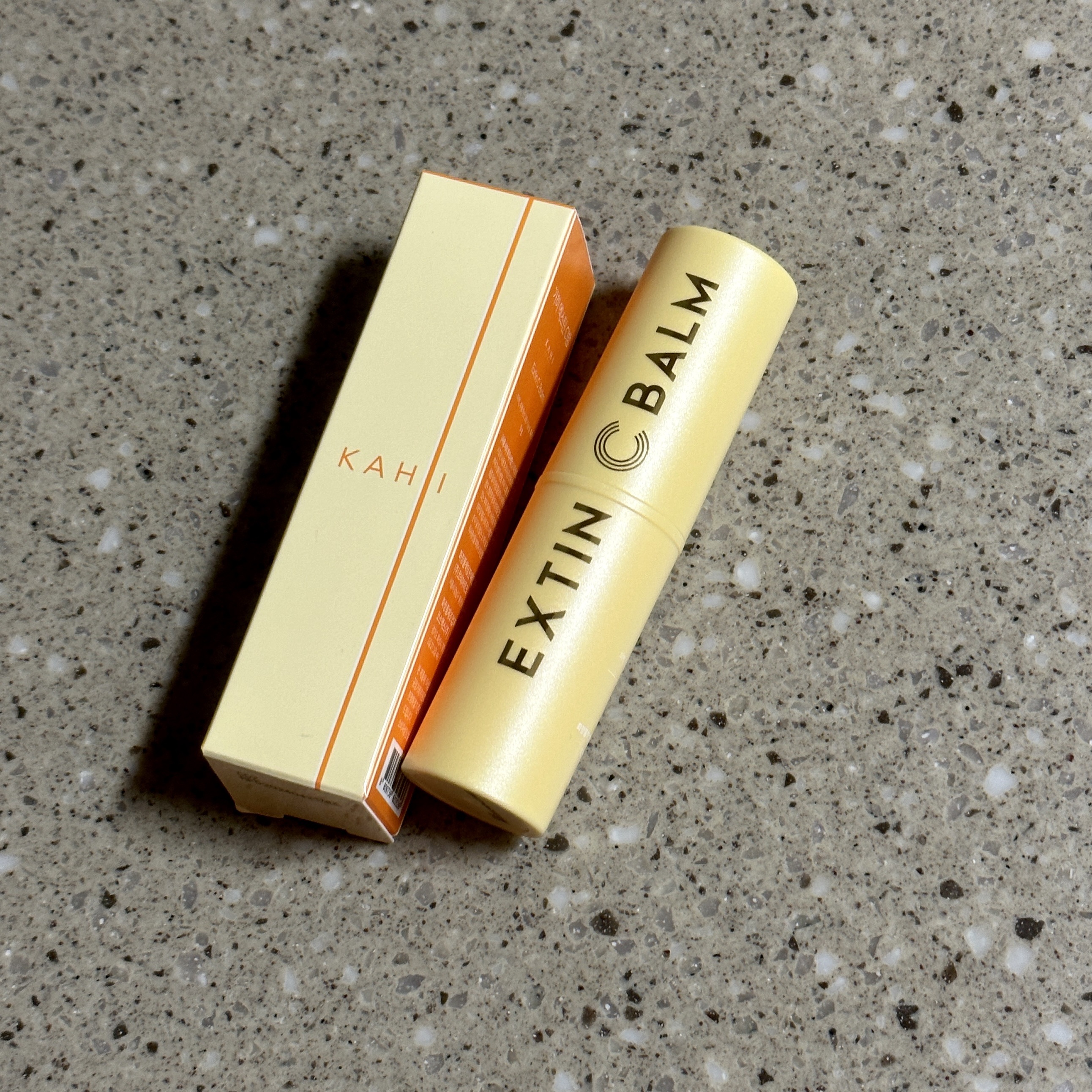 エクスティンCバーム/KAHI/フェイスバームを使ったクチコミ（1枚目）