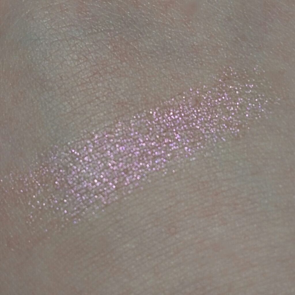 クリスタリン グロー ハイライター スティック/bareMinerals/スティックハイライトを使ったクチコミ（2枚目）