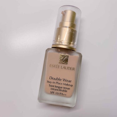 ESTEE LAUDER
ダブル ウェア ステイ イン プレイス メークアップ
SPF 10/PA++

タッチアップをして、カラーを選んで頂きました。

前に紹介したアンブリオリスと一緒に使用している