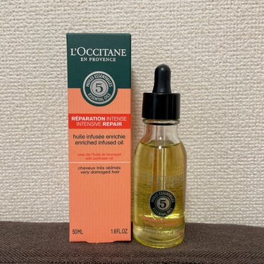 ♡L'OCCITANE ファイブハーブス リペアリングインテンシヴオイル


お友達からプレゼントでもらいました。
オイルタイプの洗い流さないトリートメントです🫧

かなりサラサラタイプのオイルで、私は