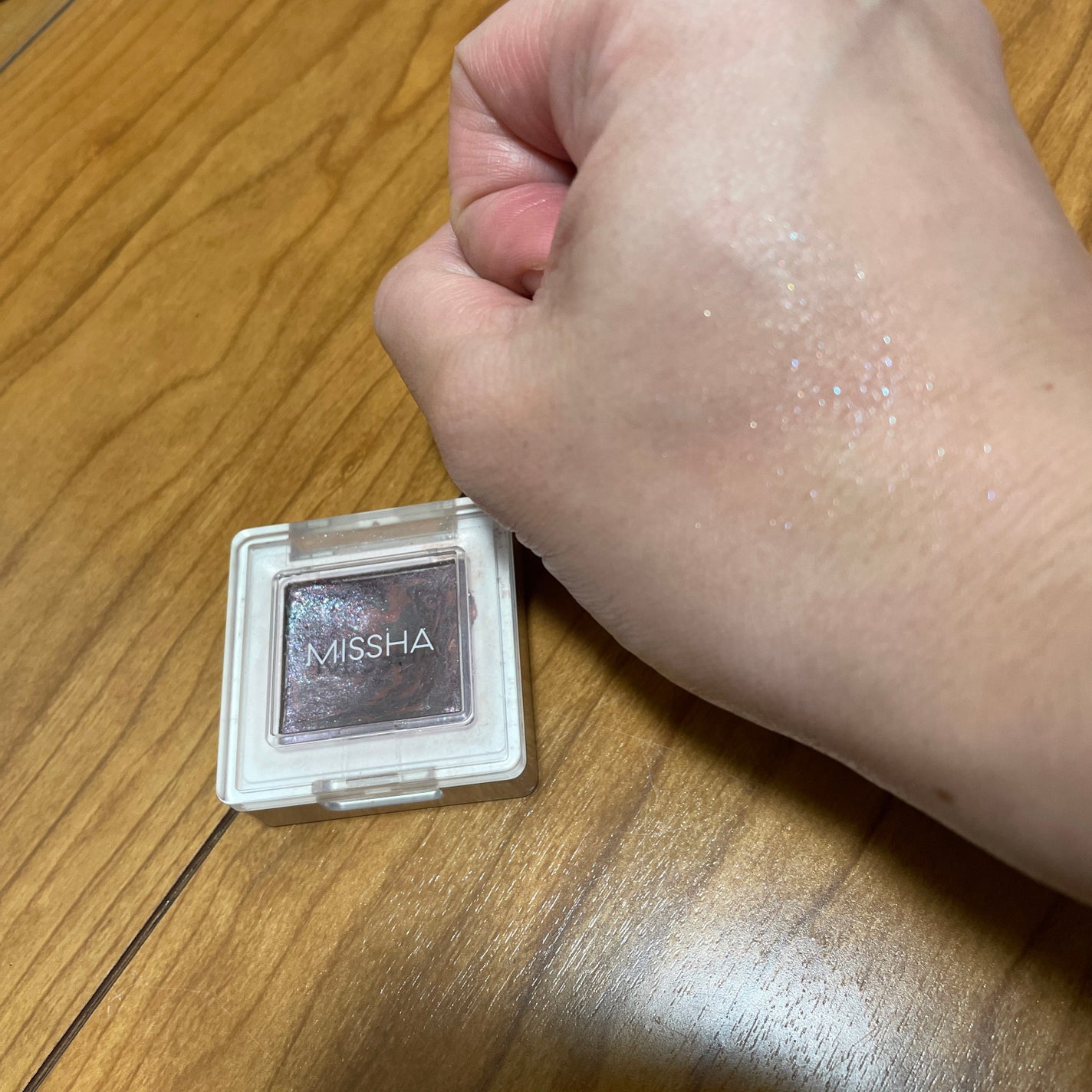 グリッタープリズム シャドウ マーブル/MISSHA/単色アイシャドウを使ったクチコミ(2枚目)
