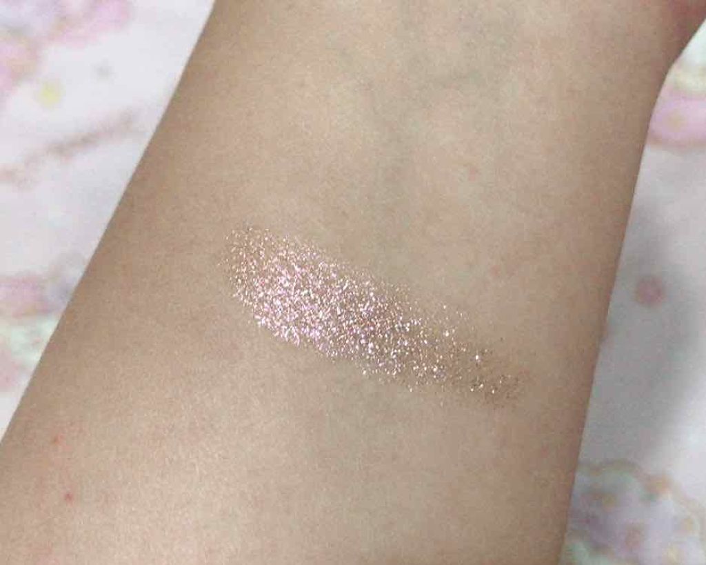 シャイニー プリティ シャドウ ピー フォー ピンク/M・A・C/単色アイシャドウを使ったクチコミ（2枚目）