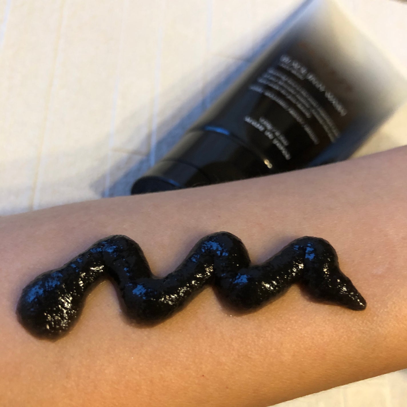 hito_to_me on LIPS 「プルエストのブラックジェリーウォッシュ𓈒𓂂𓏸🖤💗🖤💗美容液と汚..」(3枚目)
