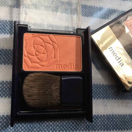 ブライトアップチークN/media/パウダーチークを使ったクチコミ(1枚目)