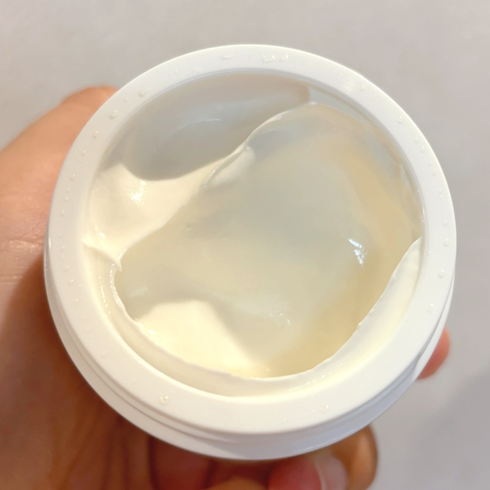 BnD ネックアイロン トーンアップ クリーム/BnD/ネック・デコルテケアを使ったクチコミ（2枚目）