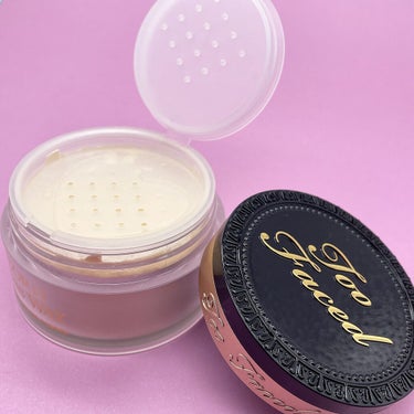 ボーン ディス ウェイ エセリアル セッティング パウダー/Too Faced/ルースパウダーを使ったクチコミ（3枚目）