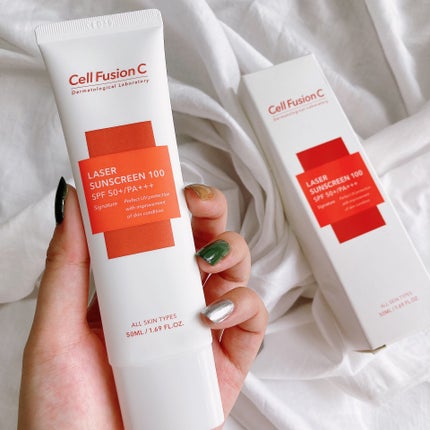 ともこ on LIPS 「.ぴったり密着して焼かないお肌をキープしてくれる日焼け止めをモ..」(4枚目)