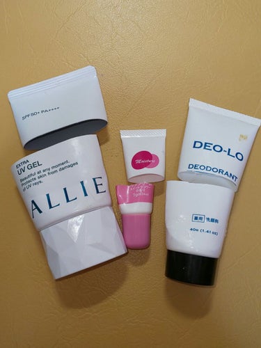 DAISO DEO-LO洗顔料のクチコミ「今回は使いきり商品の紹介です。
まず、左側からいつもお馴染みアリィ エクストラUVジェルN
真.....」（2枚目）